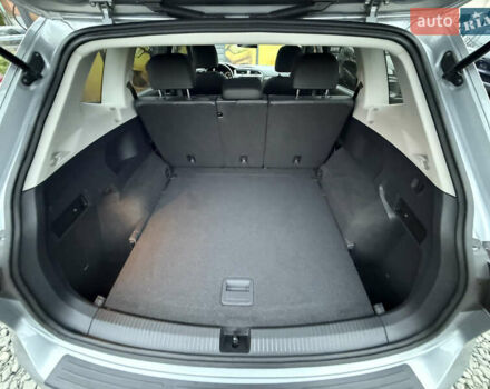 Сірий Фольксваген Тігуан, об'ємом двигуна 2 л та пробігом 62 тис. км за 21500 $, фото 41 на Automoto.ua