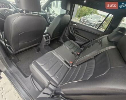 Серый Фольксваген Тигуан, объемом двигателя 2 л и пробегом 213 тыс. км за 21800 $, фото 35 на Automoto.ua