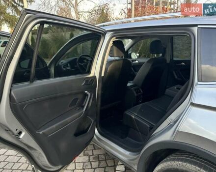 Сірий Фольксваген Тігуан, об'ємом двигуна 2 л та пробігом 84 тис. км за 18500 $, фото 23 на Automoto.ua