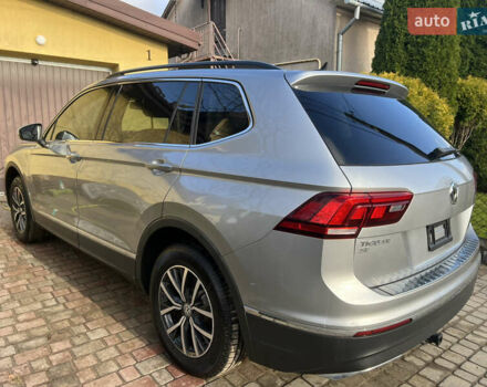 Серый Фольксваген Тигуан, объемом двигателя 1.98 л и пробегом 110 тыс. км за 17500 $, фото 4 на Automoto.ua