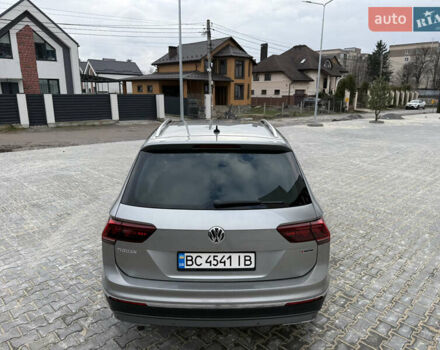 Серый Фольксваген Тигуан, объемом двигателя 2 л и пробегом 87 тыс. км за 23900 $, фото 14 на Automoto.ua