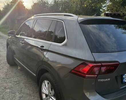 Серый Фольксваген Тигуан, объемом двигателя 1.97 л и пробегом 76 тыс. км за 28000 $, фото 4 на Automoto.ua