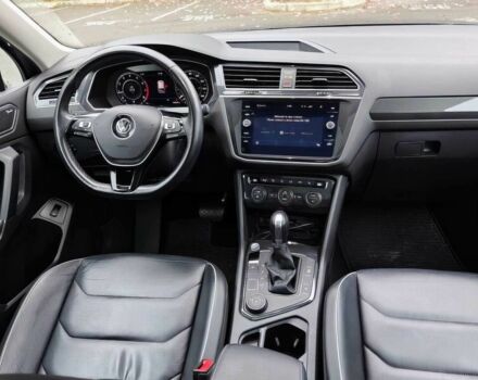 Сірий Фольксваген Тігуан, об'ємом двигуна 2 л та пробігом 33 тис. км за 15100 $, фото 5 на Automoto.ua