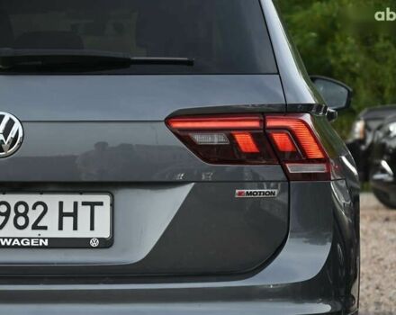 Сірий Фольксваген Тігуан, об'ємом двигуна 2 л та пробігом 63 тис. км за 19950 $, фото 15 на Automoto.ua