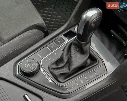 Сірий Фольксваген Тігуан, об'ємом двигуна 1.98 л та пробігом 230 тис. км за 27700 $, фото 137 на Automoto.ua