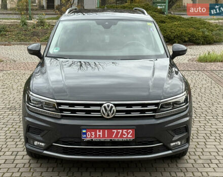 Серый Фольксваген Тигуан, объемом двигателя 2 л и пробегом 143 тыс. км за 29500 $, фото 2 на Automoto.ua