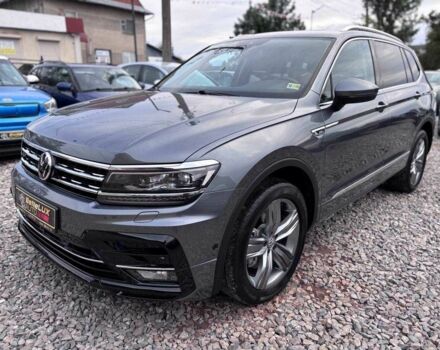 Серый Фольксваген Тигуан, объемом двигателя 2 л и пробегом 100 тыс. км за 24999 $, фото 3 на Automoto.ua