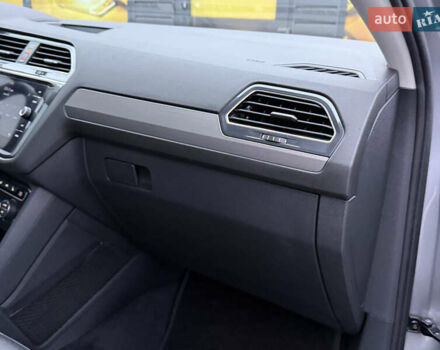 Сірий Фольксваген Тігуан, об'ємом двигуна 2 л та пробігом 62 тис. км за 21500 $, фото 30 на Automoto.ua