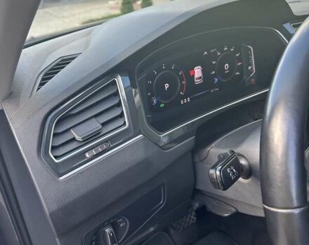 Серый Фольксваген Тигуан, объемом двигателя 1.98 л и пробегом 81 тыс. км за 30000 $, фото 4 на Automoto.ua