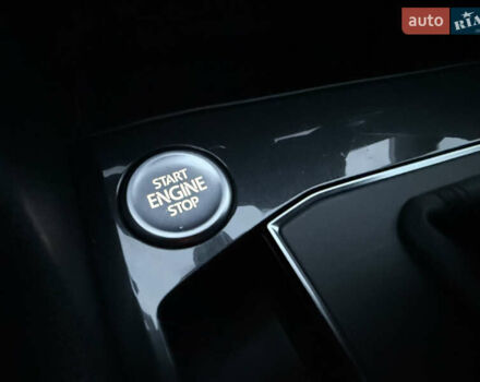 Серый Фольксваген Тигуан, объемом двигателя 2 л и пробегом 143 тыс. км за 29500 $, фото 64 на Automoto.ua