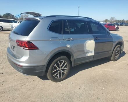 Сірий Фольксваген Тігуан, об'ємом двигуна 2 л та пробігом 104 тис. км за 13200 $, фото 5 на Automoto.ua