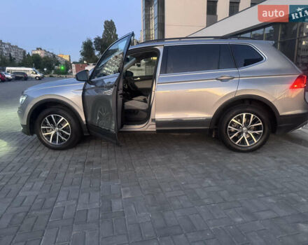 Серый Фольксваген Тигуан, объемом двигателя 1.98 л и пробегом 72 тыс. км за 23900 $, фото 17 на Automoto.ua