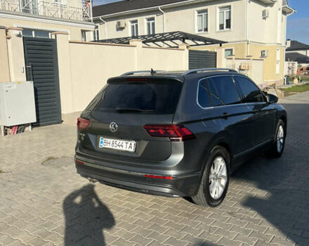 Серый Фольксваген Тигуан, объемом двигателя 1.98 л и пробегом 70 тыс. км за 26000 $, фото 4 на Automoto.ua