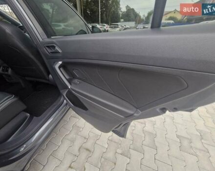 Серый Фольксваген Тигуан, объемом двигателя 2 л и пробегом 213 тыс. км за 21800 $, фото 14 на Automoto.ua