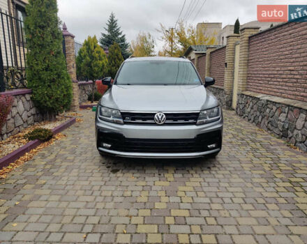 Серый Фольксваген Тигуан, объемом двигателя 2 л и пробегом 298 тыс. км за 17500 $, фото 2 на Automoto.ua