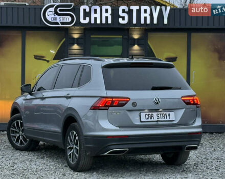 Сірий Фольксваген Тігуан, об'ємом двигуна 2 л та пробігом 62 тис. км за 21500 $, фото 2 на Automoto.ua