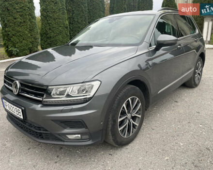 Серый Фольксваген Тигуан, объемом двигателя 1.97 л и пробегом 195 тыс. км за 28000 $, фото 6 на Automoto.ua