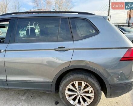 Серый Фольксваген Тигуан, объемом двигателя 2 л и пробегом 91 тыс. км за 11300 $, фото 13 на Automoto.ua