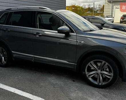 Серый Фольксваген Тигуан, объемом двигателя 1.98 л и пробегом 76 тыс. км за 32000 $, фото 4 на Automoto.ua
