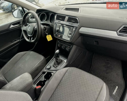 Серый Фольксваген Тигуан, объемом двигателя 2 л и пробегом 208 тыс. км за 12999 $, фото 17 на Automoto.ua