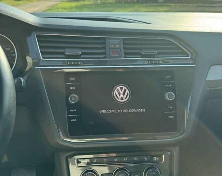 Серый Фольксваген Тигуан, объемом двигателя 1.98 л и пробегом 136 тыс. км за 17250 $, фото 11 на Automoto.ua