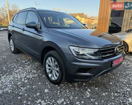 Серый Фольксваген Тигуан, объемом двигателя 2 л и пробегом 121 тыс. км за 16300 $, фото 2 на Automoto.ua