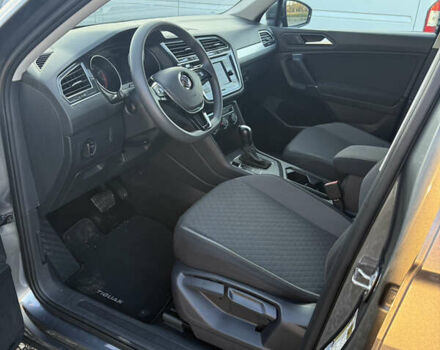 Серый Фольксваген Тигуан, объемом двигателя 2 л и пробегом 121 тыс. км за 16300 $, фото 18 на Automoto.ua