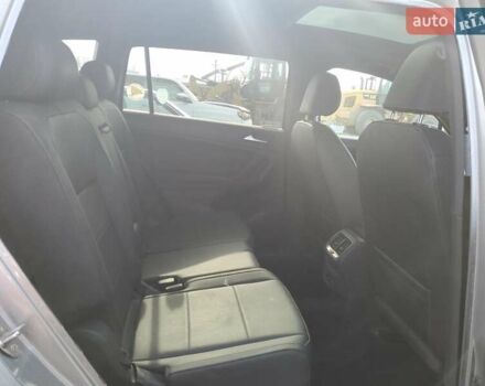 Серый Фольксваген Тигуан, объемом двигателя 1.98 л и пробегом 62 тыс. км за 3000 $, фото 10 на Automoto.ua