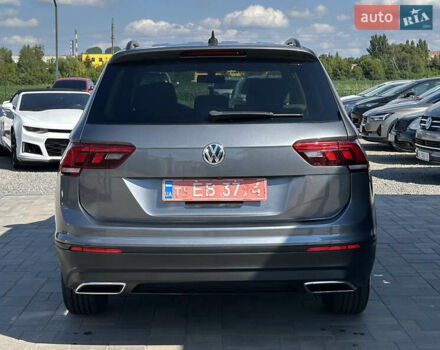 Сірий Фольксваген Тігуан, об'ємом двигуна 2 л та пробігом 122 тис. км за 17488 $, фото 5 на Automoto.ua