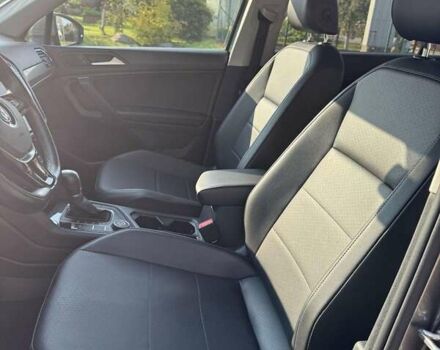 Серый Фольксваген Тигуан, объемом двигателя 1.98 л и пробегом 136 тыс. км за 17250 $, фото 16 на Automoto.ua