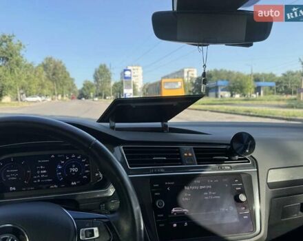 Серый Фольксваген Тигуан, объемом двигателя 1.97 л и пробегом 111 тыс. км за 32000 $, фото 8 на Automoto.ua