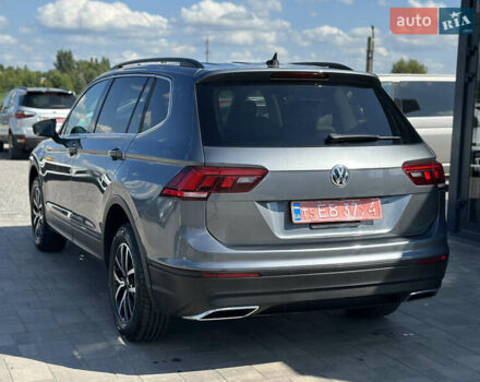 Сірий Фольксваген Тігуан, об'ємом двигуна 2 л та пробігом 122 тис. км за 17488 $, фото 6 на Automoto.ua