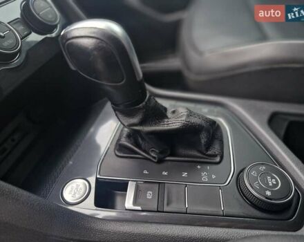 Серый Фольксваген Тигуан, объемом двигателя 2 л и пробегом 213 тыс. км за 21800 $, фото 22 на Automoto.ua