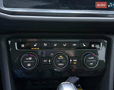 Сірий Фольксваген Тігуан, об'ємом двигуна 2 л та пробігом 62 тис. км за 21500 $, фото 53 на Automoto.ua