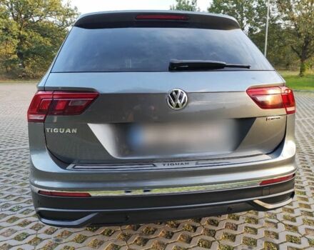 Серый Фольксваген Тигуан, объемом двигателя 2 л и пробегом 140 тыс. км за 9700 $, фото 1 на Automoto.ua