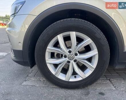 Серый Фольксваген Тигуан, объемом двигателя 1.97 л и пробегом 111 тыс. км за 32000 $, фото 22 на Automoto.ua