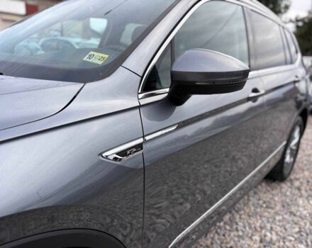 Серый Фольксваген Тигуан, объемом двигателя 2 л и пробегом 100 тыс. км за 24999 $, фото 5 на Automoto.ua