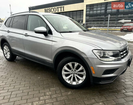 Серый Фольксваген Тигуан, объемом двигателя 2 л и пробегом 208 тыс. км за 12999 $, фото 1 на Automoto.ua