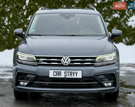 Серый Фольксваген Тигуан, объемом двигателя 2 л и пробегом 241 тыс. км за 26999 $, фото 11 на Automoto.ua