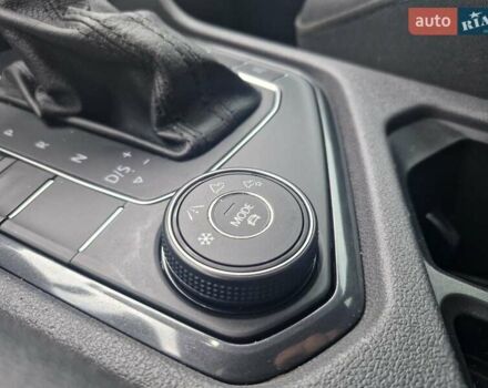 Серый Фольксваген Тигуан, объемом двигателя 2 л и пробегом 213 тыс. км за 21800 $, фото 11 на Automoto.ua