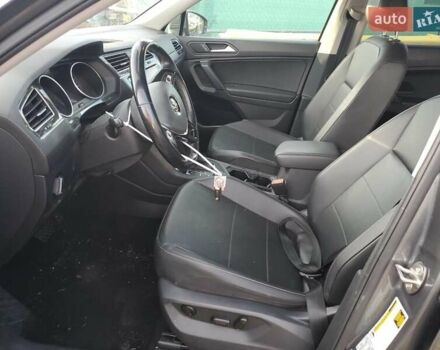 Сірий Фольксваген Тігуан, об'ємом двигуна 2 л та пробігом 154 тис. км за 4800 $, фото 6 на Automoto.ua
