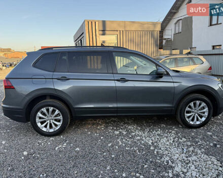 Серый Фольксваген Тигуан, объемом двигателя 2 л и пробегом 121 тыс. км за 16300 $, фото 11 на Automoto.ua