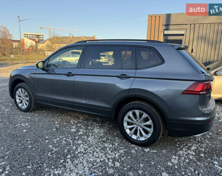 Серый Фольксваген Тигуан, объемом двигателя 2 л и пробегом 121 тыс. км за 16300 $, фото 6 на Automoto.ua