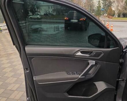 Серый Фольксваген Тигуан, объемом двигателя 2 л и пробегом 186 тыс. км за 14849 $, фото 36 на Automoto.ua