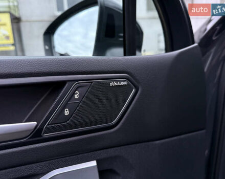 Серый Фольксваген Тигуан, объемом двигателя 2 л и пробегом 143 тыс. км за 29500 $, фото 31 на Automoto.ua