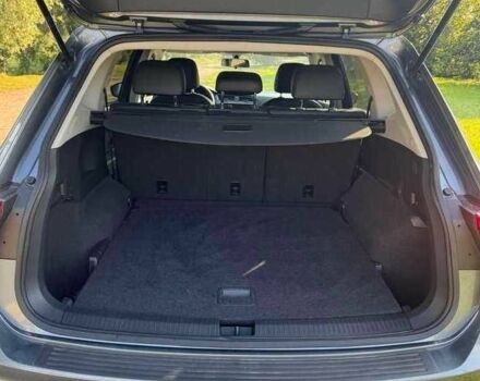 Сірий Фольксваген Тігуан, об'ємом двигуна 2 л та пробігом 103 тис. км за 13000 $, фото 4 на Automoto.ua