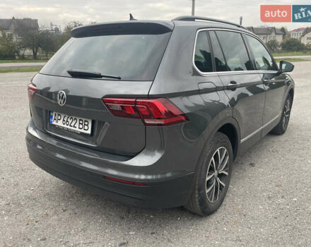 Серый Фольксваген Тигуан, объемом двигателя 1.97 л и пробегом 195 тыс. км за 28000 $, фото 2 на Automoto.ua