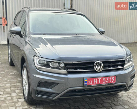 Серый Фольксваген Тигуан, объемом двигателя 2 л и пробегом 190 тыс. км за 15950 $, фото 20 на Automoto.ua