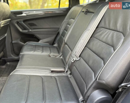 Серый Фольксваген Тигуан, объемом двигателя 2 л и пробегом 295 тыс. км за 25900 $, фото 13 на Automoto.ua