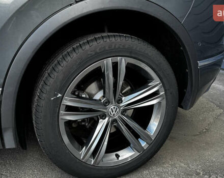 Серый Фольксваген Тигуан, объемом двигателя 1.98 л и пробегом 76 тыс. км за 32000 $, фото 10 на Automoto.ua